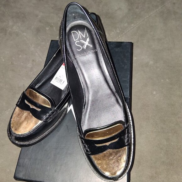 Donald J Pliner DMSX Yev Penny Loafer Black & Gold Women's 8.5M - Picture 2 of 7